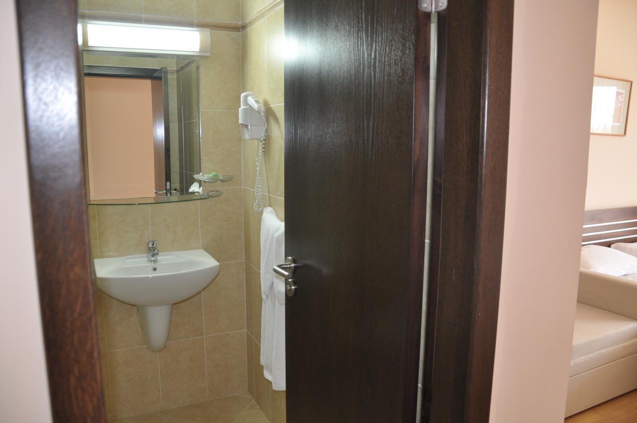 Luxor Apartments Pomorie Ngoại thất bức ảnh